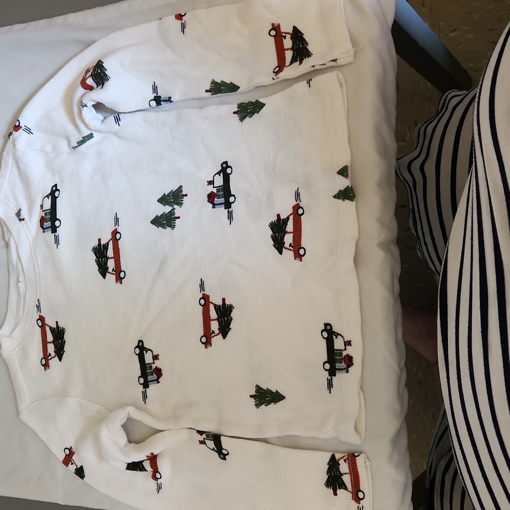 Old Navy 5T white